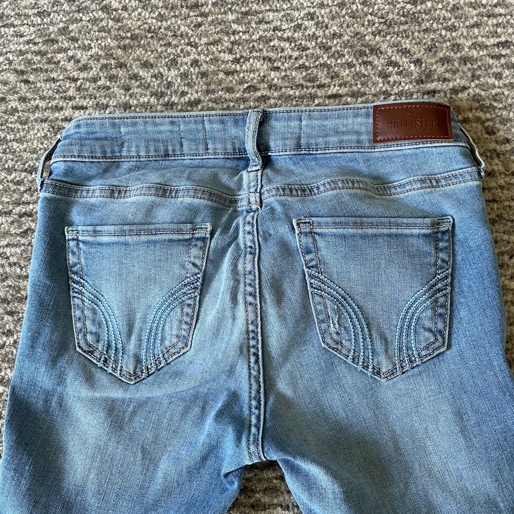 Hollister distress ankle superskinny jeans